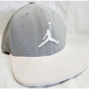 Jordan Jumpman Pro Logo Snapback Hat Flat Brim Embroidered Cap Gray/White